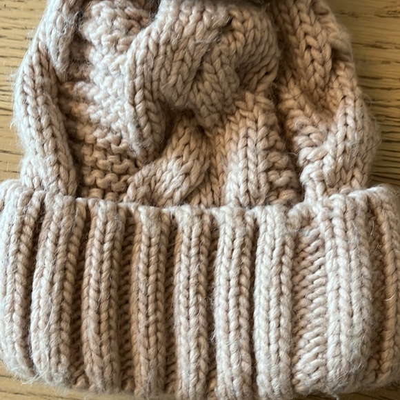 H&M Pink Cable-Knit Hat with Pompom - Picture 2 of 4
